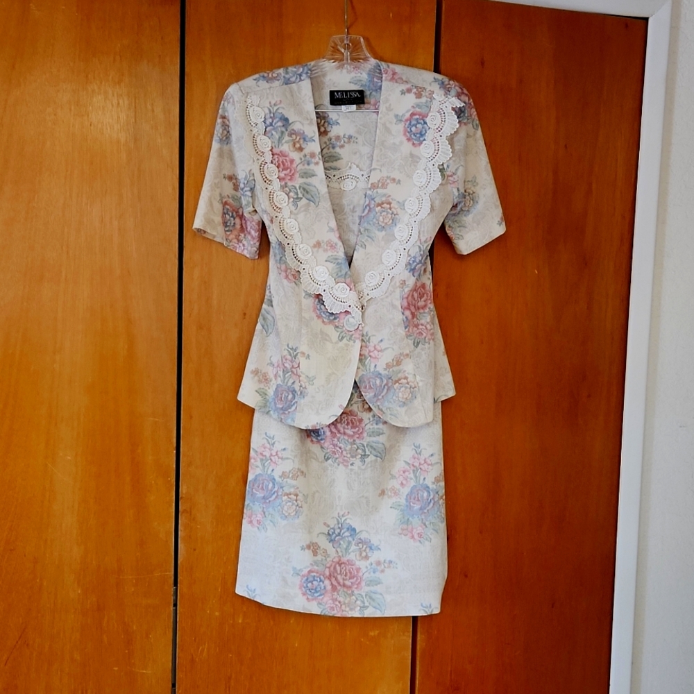 Melissa Petite Suit size 6 multi pastels